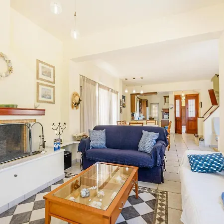 Σπίτι διακοπών Alluring In With Private Pool Γεννάδι
