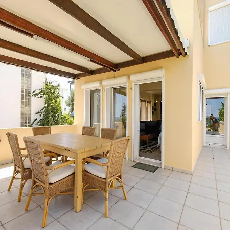 Alluring In With Private Pool Γεννάδι