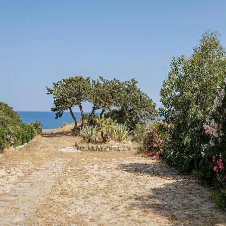 Σπίτι διακοπών Alluring In With Private Pool Γεννάδι