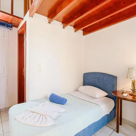 Alluring In With Private Pool Γεννάδι